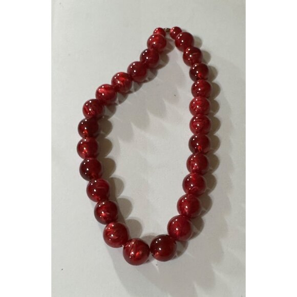 Red Color Fashion Jewelry Plastic Beaded Necklace 8.5 Inches Long (READ) - Picture 2 of 4
